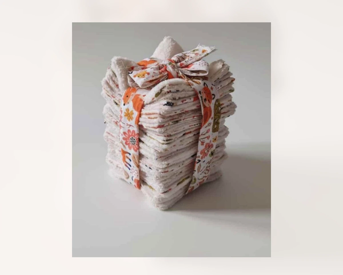 Lot de lingettes réutilisables pour bébé nouées avec un ruban imprimé