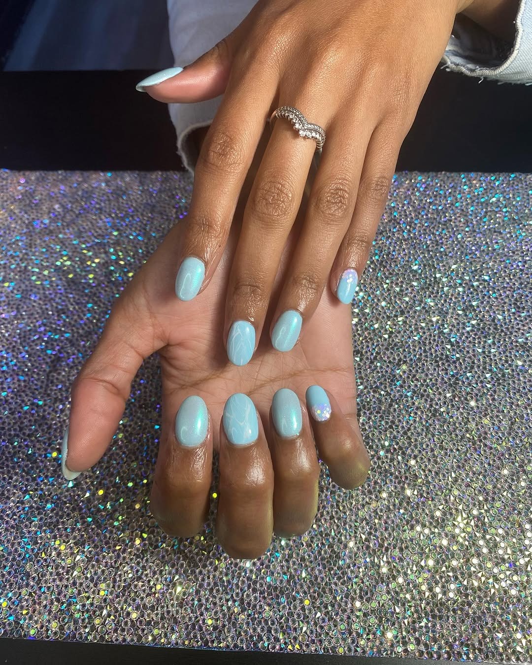 Nail art bleu effet sirène